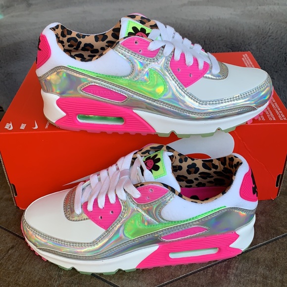 Nike Shoes - NIKE WMNS AIR MAX 90 LX